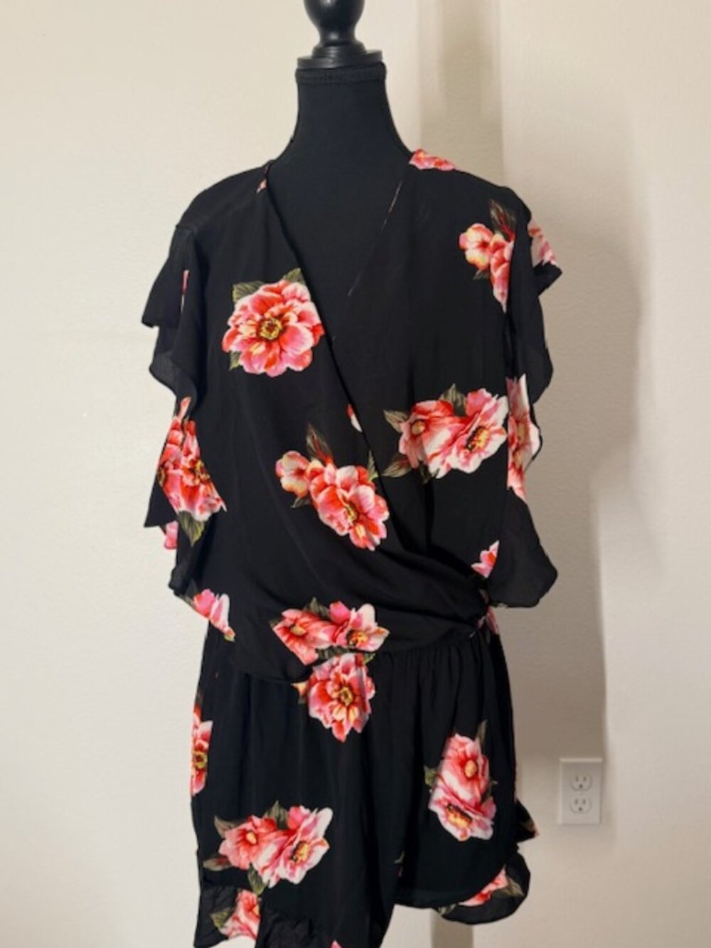 Black floral flowy romper XL